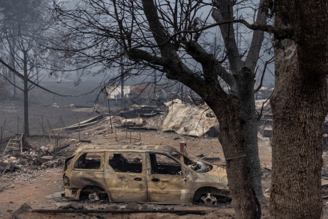 California yangınlarla boğuşuyor: Ölü sayısı 4'e yükseldi