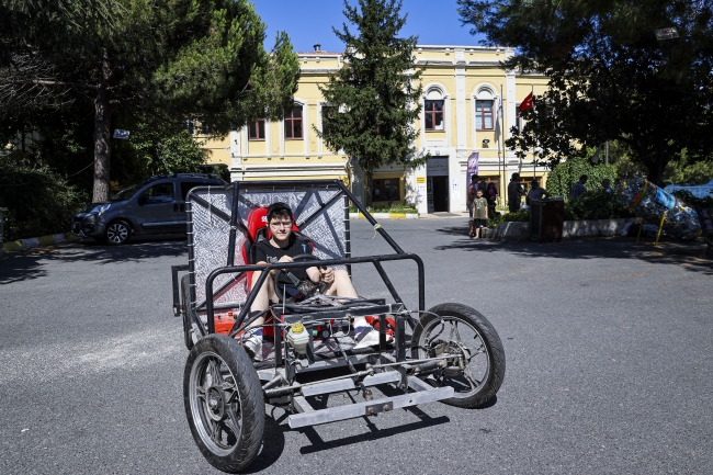 Meslek liseliler 3 ayda hurda malzemelerden elektrikli araç yaptı