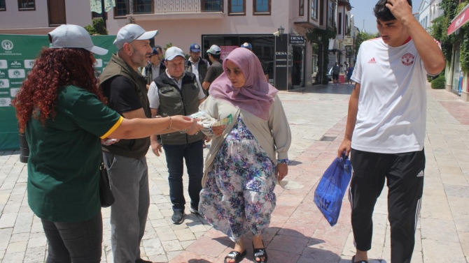 Afyonkarahisar'da orman yangınlarına karşı bilgilendirme broşürü dağıtıldı