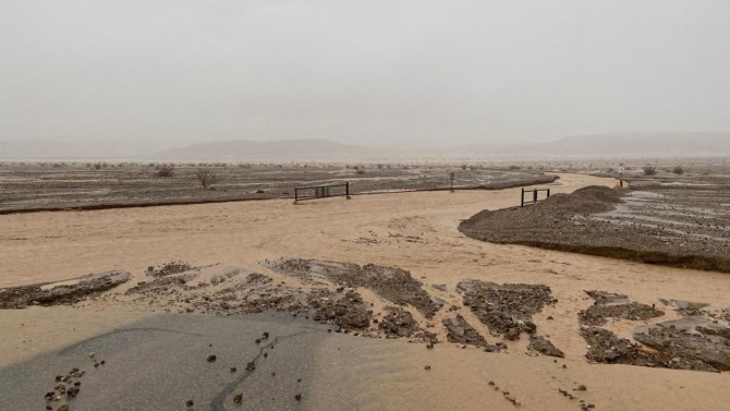 ABD'deki Death Valley Ulusal Parkı'nda şiddetli yağışlar sele neden oldu