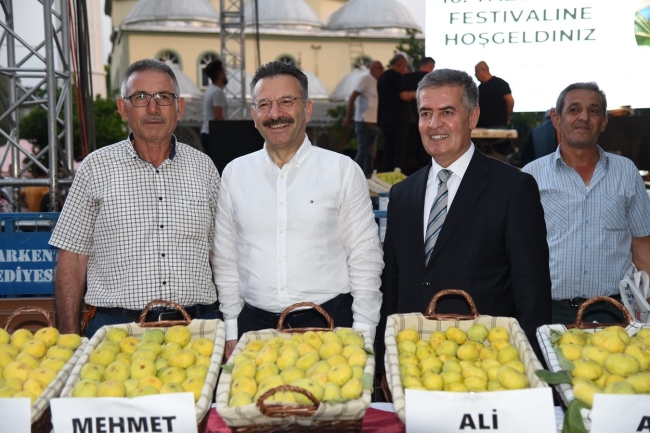 Buharkent’te vatandaşlara 2 ton taze incir dağıtıldı