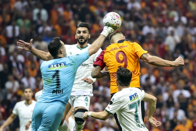 Galatasaray'a evinde soğuk duş