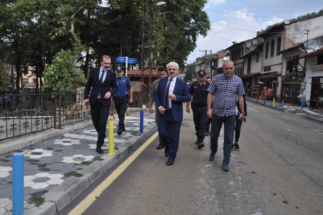 Bolu'da sağanak: Yamaçlardan yollara kaya parçaları düştü