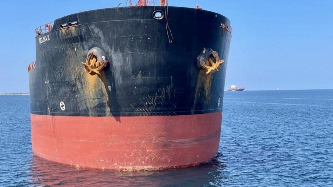 Çanakkale Boğazı'nda arızalanan gemi kurtarıldı