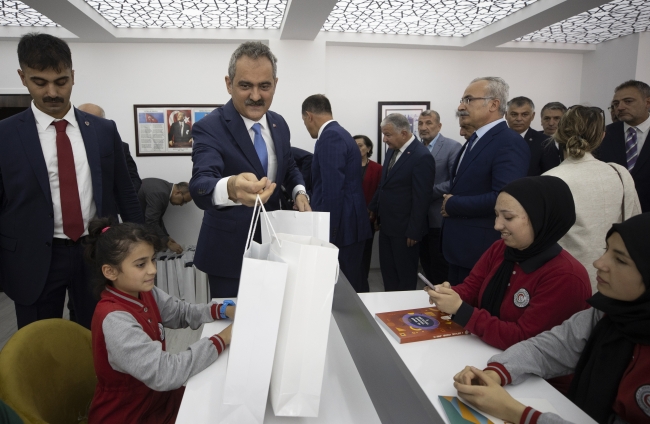 Bakan Özer: 2021'in sonunda kütüphanesiz bir okul bırakmadık