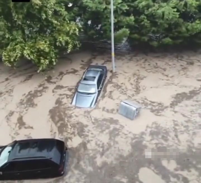 Mudanya'da sağanağın bilançosu: 37 ev, 29 iş yeri ile 3 araç hasar gördü