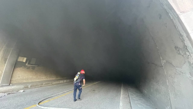 Karabük'te tünelde alev alan tankere müdahale ediliyor