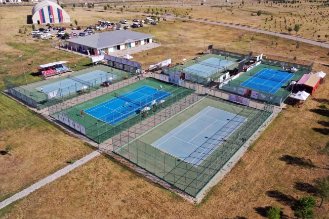 "Geleneksel 2. Ağrı Dağı Tenis Turnuvası" başladı