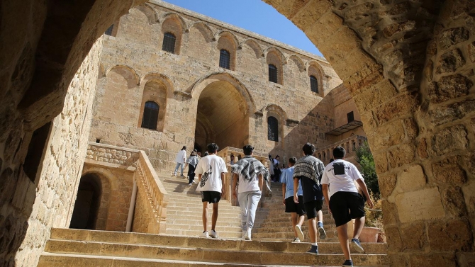 Yutlar ücretsiz tahsis edilince gençler Mardin'de tarihle buluştu