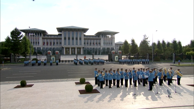 Cumhurbaşkanlığı Muhafız Alayı'nın gösterisi ilgiyle izlendi