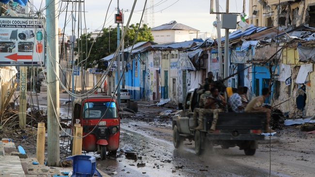 Mogadişu'daki terör saldırısında can kaybı 20'ye yükseldi