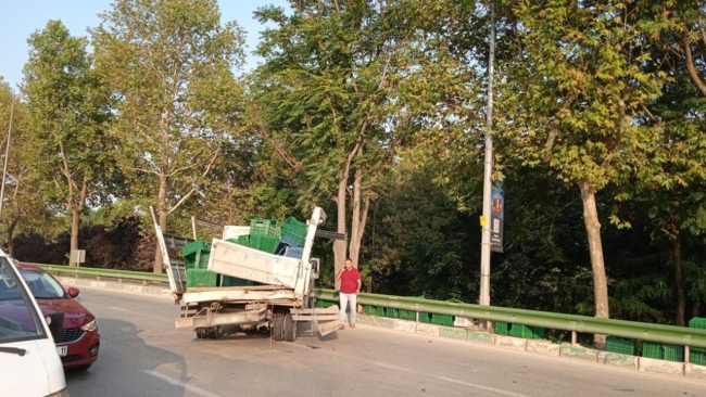 Bursa'da belediye otobüsü şarampole devrildi: 21 yaralı