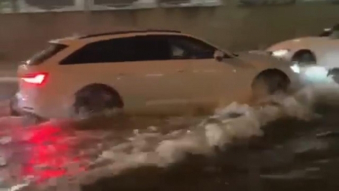 Edirne'de şiddetli yağış: Yollar göle döndü