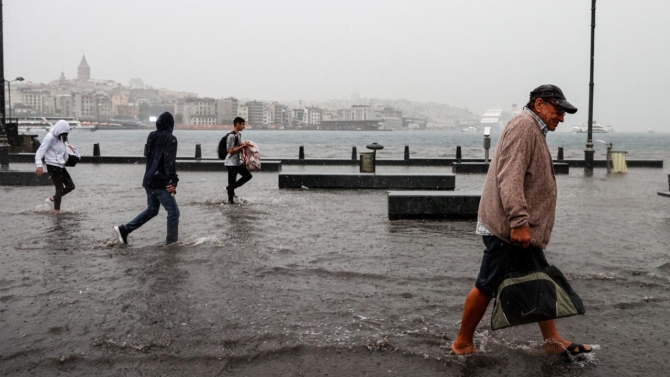 AKOM saat verdi: İstanbul'da sağanağa dikkat