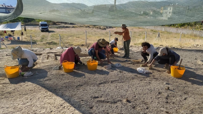 Niğde'deki kazılarda, 9 bin 600 yıl önceki yerleşik hayata dair izler bulundu