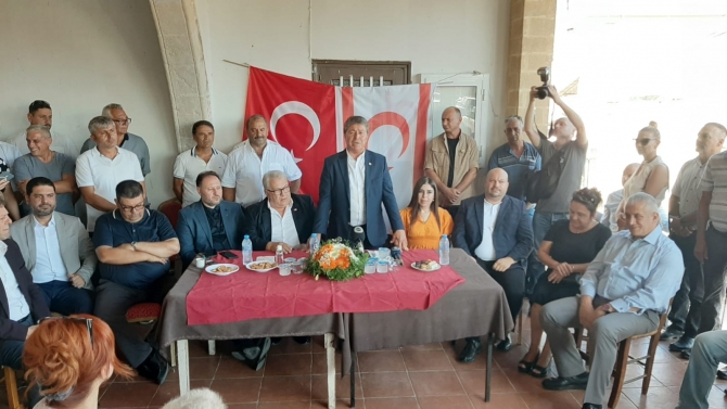 Başbakan Üstel köy gezilerini sürdürüyor