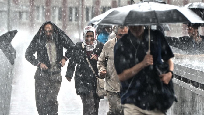 9 il için 'sarı' uyarı: Gök gürültülü sağanak bekleniyor