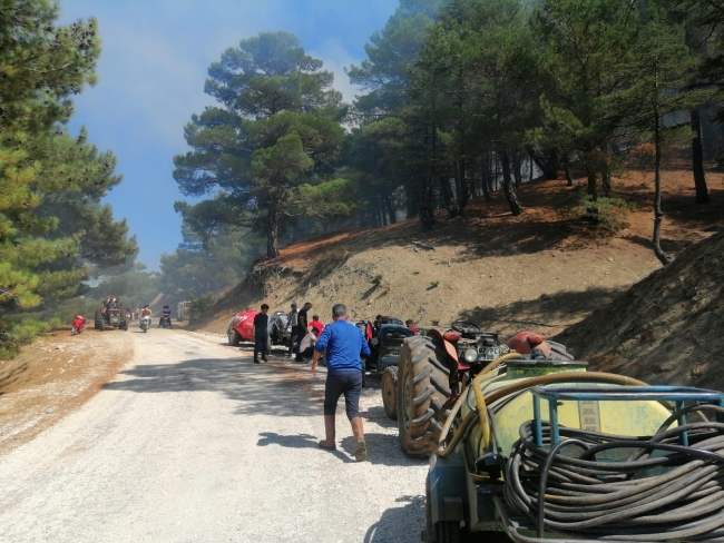 Antalya'da orman yangını: Havadan ve karadan müdahale ediliyor