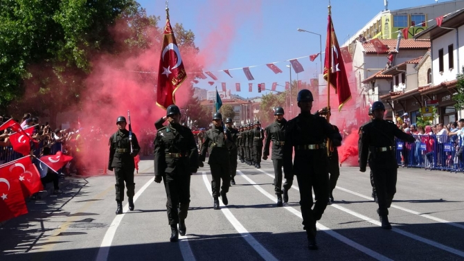 Isparta’da Zafer Bayramı coşkusu