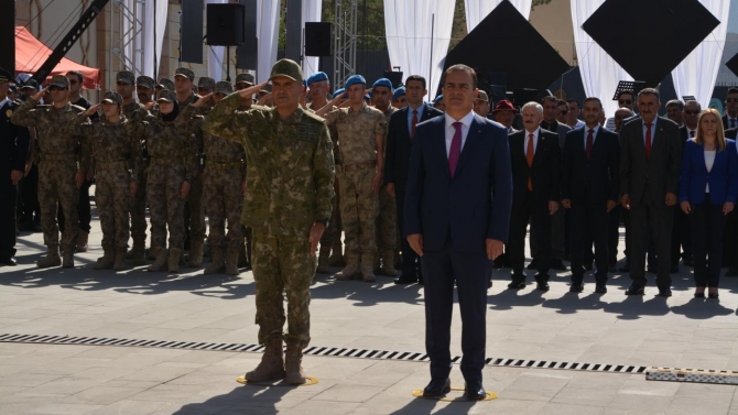 Hakkari’de 30 Ağustos Zafer Bayramı coşkusu