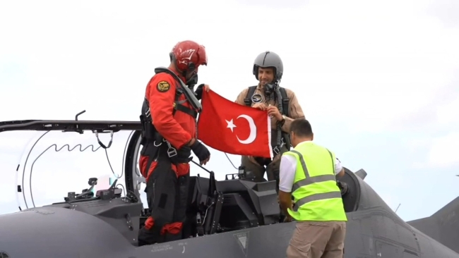 Selçuk Bayraktar, Hürkuş uçuşundaki görüntülerini paylaştı