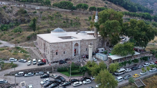 Manisa Ulu Cami'de restorasyon sonrası ilk cuma namazı