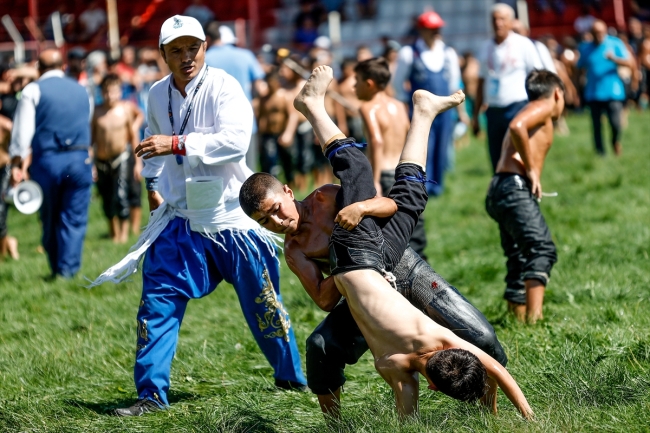 670. Tarihi Elmalı Yağlı Güreşleri başladı