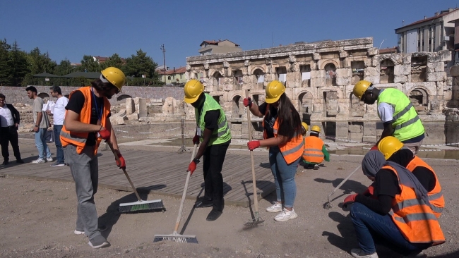 Yozgat'ta 2 bin yıllık tarihi Roma Hamamı’nın tanıtımına destek verdiler