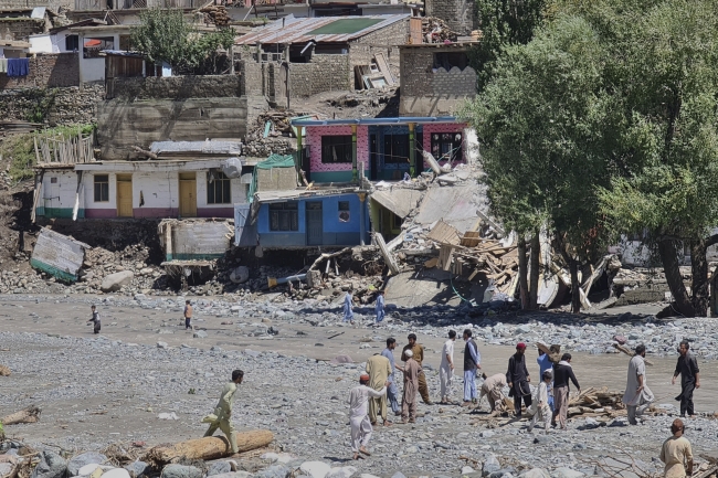 Pakistan'da sel felaketi altyapıya ciddi zarar verdi