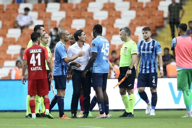 Türk futbolundan Mario Balotelli geçti