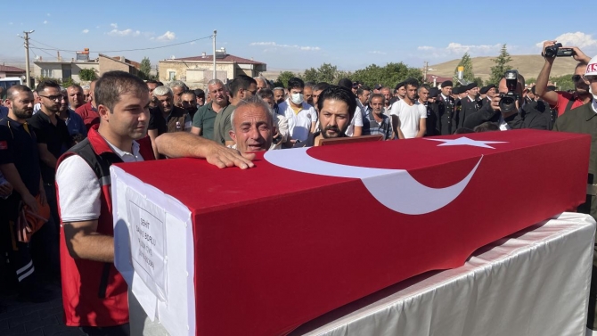 Şehit Piyade Uzman Çavuş Borlu, Niğde'de son yolculuğuna uğurlandı