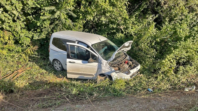 Samsun'da hafif ticari araç ile otomobil çarpıştı: 3 yaralı