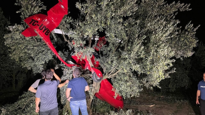 Bursa'da cayrokopter ağaçlık alana zorunlu iniş yaptı