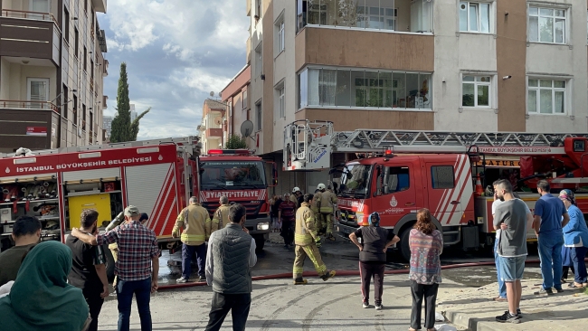 Sultangazi'de bir binada kombi patladı