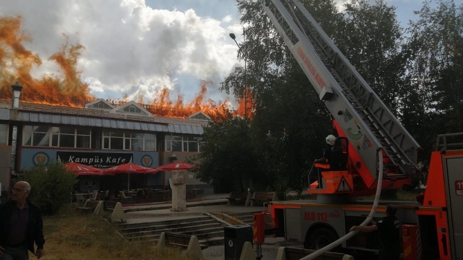 Atatürk Üniversitesi yemekhanesinde yangın