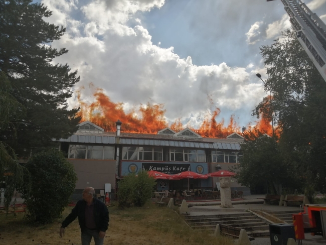 Atatürk Üniversitesi yemekhanesinde yangın