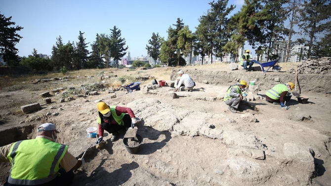 9 bin yıllık Yumuktepe Höyüğü'nün her katmanı titizlikle inceleniyor