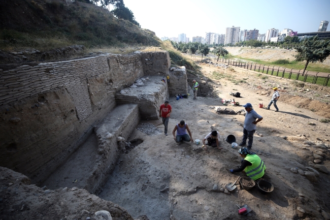 9 bin yıllık Yumuktepe Höyüğü'nün her katmanı titizlikle inceleniyor