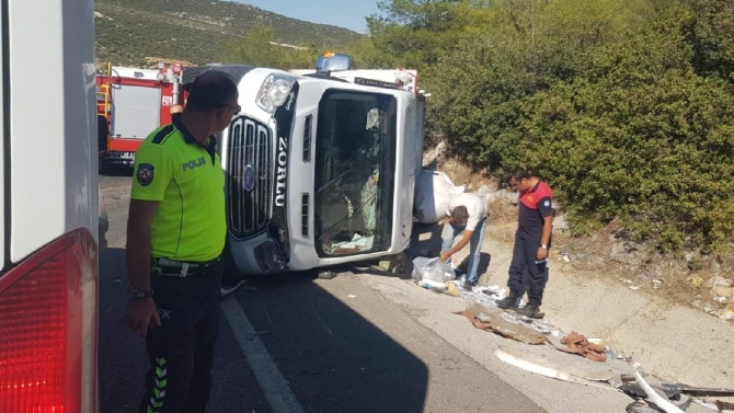 Muğla'da kamyonet tırla çarpıştı: 1 ölü