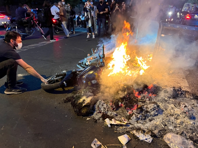 5 soruda İran'daki protestolar