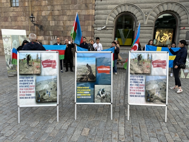 Stockholm'de Ermenistan'ın Azerbaycan'a saldırıları protesto edildi