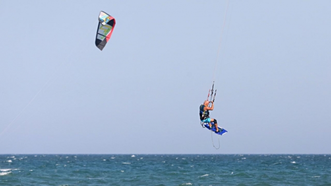 Kitesurf tutkunları Samsun'da bir araya geldi