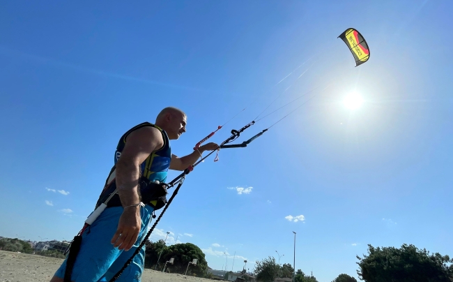 Kitesurf tutkunları Samsun'da bir araya geldi