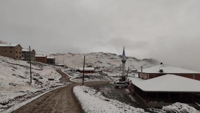 Havalar soğudu, birçok ile kar yağdı