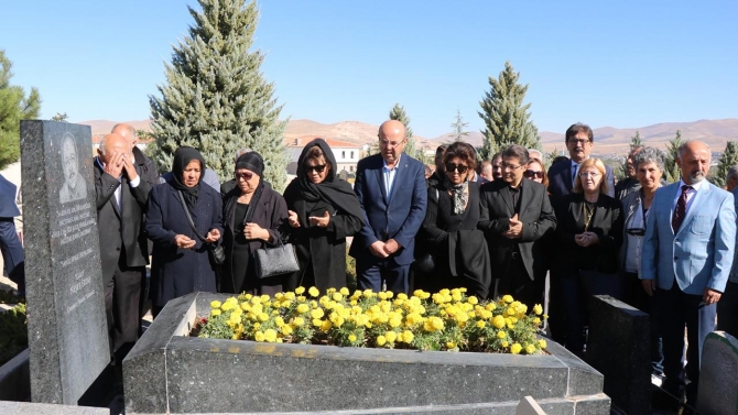 'Bozkırın tezenesi' vefatının 10. yılında mezarı başında anıldı