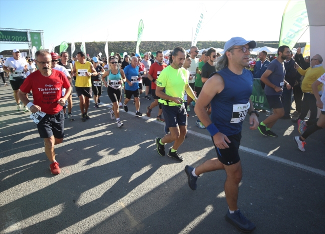 Bakanı Ersoy Uluslararası 7. Gelibolu Maratonu'na katıldı