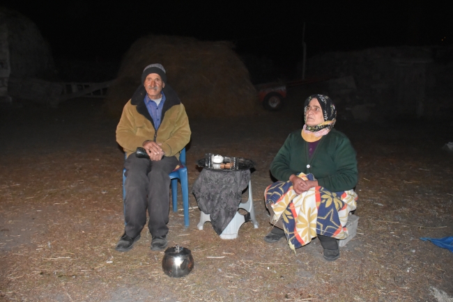 Ardahan'da artçılar nedeniyle vatandaşlar geceyi sokakta geçiriyor