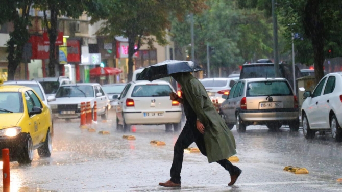 Üç bölge için kuvvetli yağış uyarısı