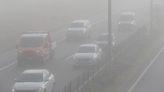 Bolu Dağı'nda etkili olan sis görüş mesafesini düşürdü