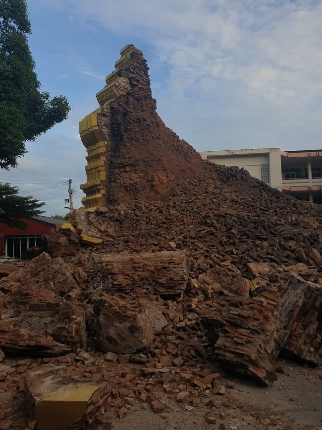 500 yıllık tapınak yağışlara dayanamadı, çöktü